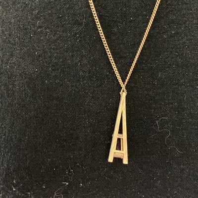 Vintage Avon Gold Tone A-Frame Amethyst Color Stone Pendant Necklace