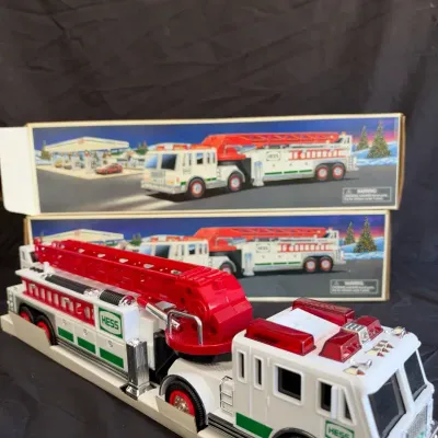 Set Of 2 Vintage 2000 Hess Toy Fire Truck with Ladder - New In Box