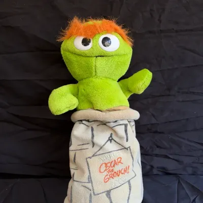 Fisher-Price Sesame Street Oscar the Grouch August 2000 Trash Can Plush Toy 