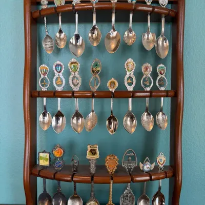 Vintage Wooden Souvenir Spoon Display Rack With 24 Unique Spoons