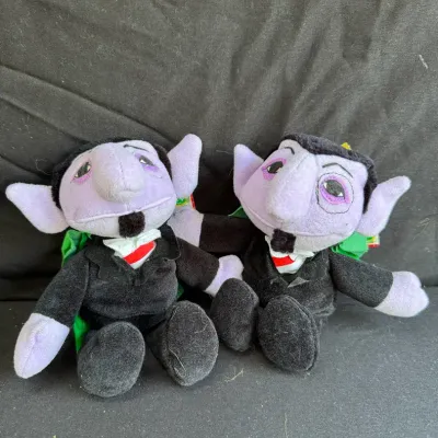 Vintage 1997 Tyco Sesame Street Beans Count Von Count Plush Toy Pair