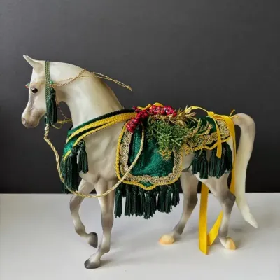 Breyer ‘ Silent Knight ‘ 2003 Holiday Horse #700403 