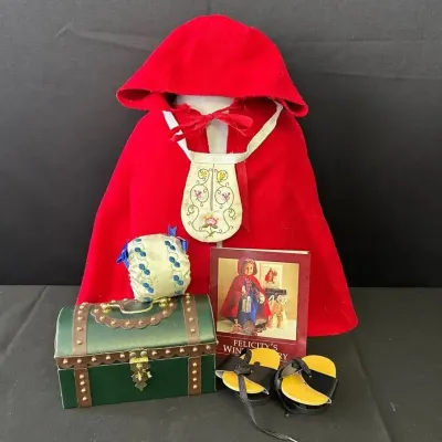 American Girl Doll Felicity 1992 Pleasant Company * Winter Story Cloak * Accessories 