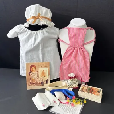 AMERICAN GIRL Doll Felicity Merriman Limited Edition Town 
Fair Apron Only * Limited Edition Cap