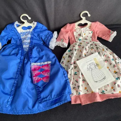 2 Pleasant Company American Girl Doll Outfits * Felicity Spring Pinner Apron * Christmas Dress