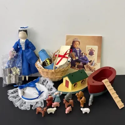 American Girl Doll Felicity’s Christmas Story Accessories * Pleasant Company 
