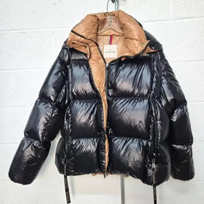 Moncler Parana Black Down Puffer Jacket: Women’s US 6/M (Moncler 2)