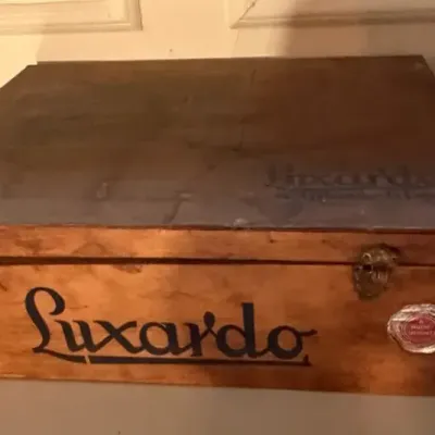 Early Mid 1900’s Luxardo Maraschino Zara Wood Crate & Praying Nun Figure Bonds Ware L&M