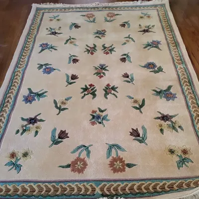 Kweilin Colorful Cream Flowered Fringed Rug
