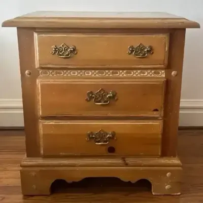 3-Drawer Pine Nightstand 