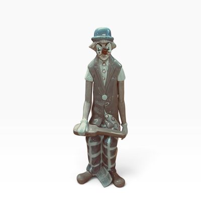 PORCELAIN CLOWN