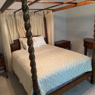 Sale Photo Thumbnail #111: Ethan Allen Queen Size Poster Bed