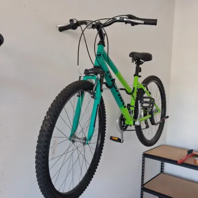 Sale Photo Thumbnail #13: NISHIKI PUEBLO WOMEN'S MOUNTAIN BIKE AND WALL HANGING MOUNT
- FRAME SIZE: 15" SMALL (FITS 5'3" - 5'7")
- WHEEL SIZE: 26 INCH
- SHIMANO REVOSHIFT 7-SPEED SHIFTERS
- GREEN/TEAL GRADIENT FRAME
- GOOD CONDITION WITH MINOR SIGN OF USE
- AND MORE