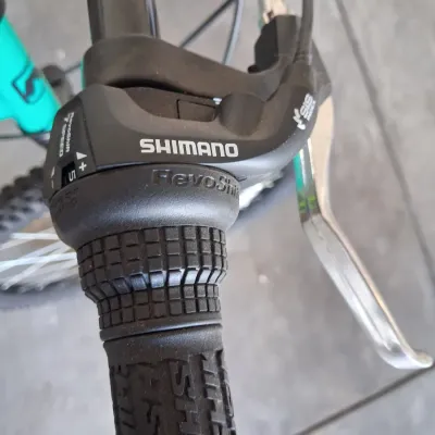Sale Photo Thumbnail #18: NISHIKI PUEBLO WOMEN'S MOUNTAIN BIKE AND WALL HANGING MOUNT
- FRAME SIZE: 15" SMALL (FITS 5'3" - 5'7")
- WHEEL SIZE: 26 INCH
- SHIMANO REVOSHIFT 7-SPEED SHIFTERS
- GREEN/TEAL GRADIENT FRAME
- GOOD CONDITION WITH MINOR SIGN OF USE
- AND MORE