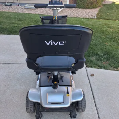 Sale Photo Thumbnail #7: Features:  

EASY MANEUVERABILITY: Four flat-free tires on a stable base let this 4 wheel scooter move across carpet, tile, sidewalks and gentle slopes with good control

VARIABLE SPEED CONTROL: Speed dial on this electric 4 wheel scooter for adults adjus