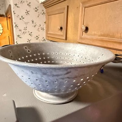 Sale Photo Thumbnail #1175: Vintage Aluminum Pedestal Colander