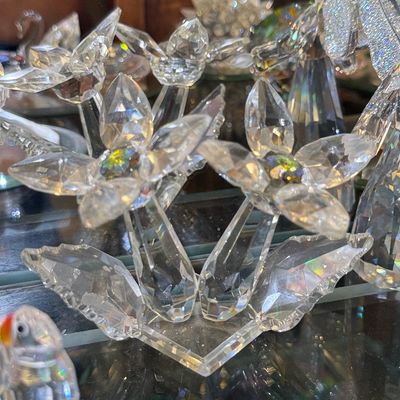 Sale Photo Thumbnail #501: Swarovski Crystal 'Flower Arrangement' Figurine