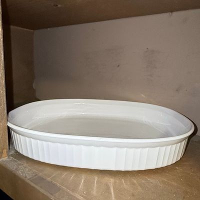 Sale Photo Thumbnail #1160: Apilco White Porcelain Oval Gratin Dish