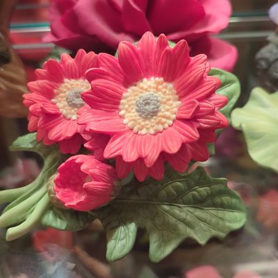Sale Photo Thumbnail #831: Lenox Garden Flowers Porcelain Gerbera Daisy Figurine