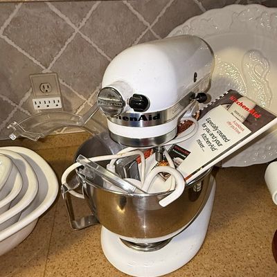 Sale Photo Thumbnail #118: KitchenAid Classic Stand Mixer
