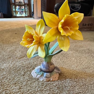 Sale Photo Thumbnail #945: Andrea by Sadek Porcelain Daffodil Sculpture