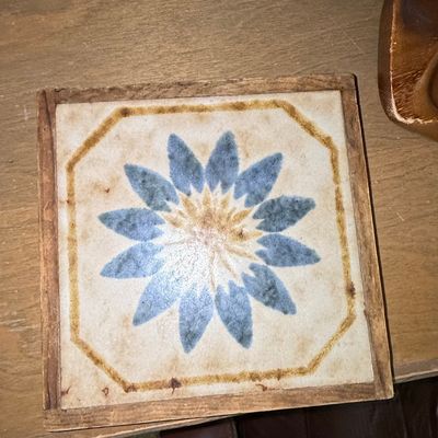 Sale Photo Thumbnail #1096: Vintage Decorative Ceramic Tile Trivet