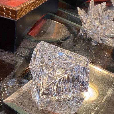Sale Photo Thumbnail #103: Waterford Crystal Fionn's Knot Place Card Holder