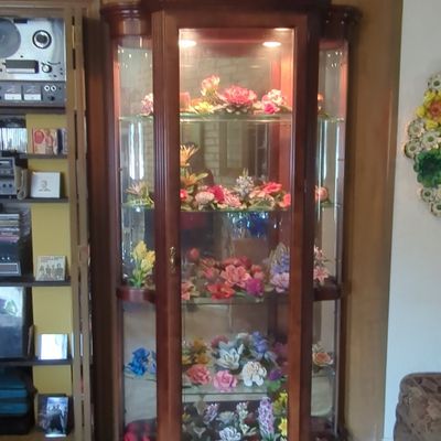 Sale Photo Thumbnail #59: Lighted Traditional Curio Cabinet