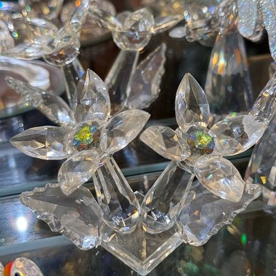 Sale Photo Thumbnail #502: Swarovski Crystal 'Flower Arrangement' Figurine