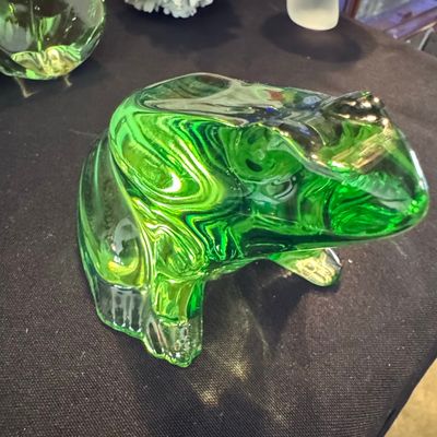 Sale Photo Thumbnail #540: Baccarat France Green Crystal Frog Figurine