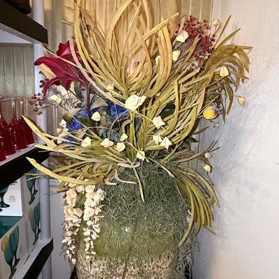 Sale Photo Thumbnail #277: Decorative Ceramic Urn with Dried and Faux Floral Arrangement