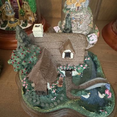 Sale Photo Thumbnail #965: Franklin Mint 'Cozy Glen' Miniature Cottage
