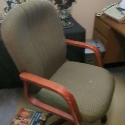Sale Photo Thumbnail #304: Vintage Chromcraft Swivel-Tilt Caster Chair