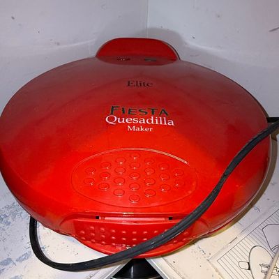Sale Photo Thumbnail #1210: Elite Gourmet Fiesta Quesadilla Maker