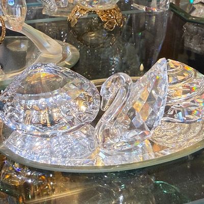 Sale Photo Thumbnail #498: Swarovski Crystal Swan Figurine Set on Mirrored Base