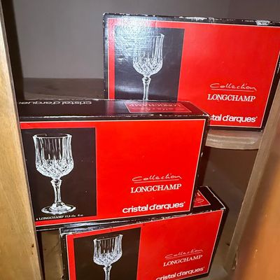 Sale Photo Thumbnail #840: Cristal d'Arques Longchamp 17.5 cl Wine Glasses (12-Piece Lot)