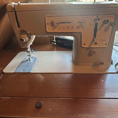 Sale Photo Thumbnail #130: Singer Stylist Sewing Machine