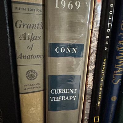 Sale Photo Thumbnail #389: Medical Reference Book Collection (Lot of 6)