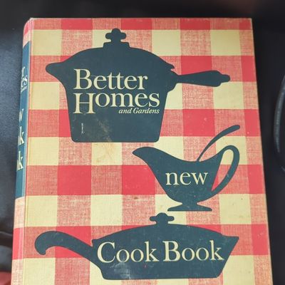 Sale Photo Thumbnail #987: Better Homes and Gardens New Cook Book (1953 Edition)
