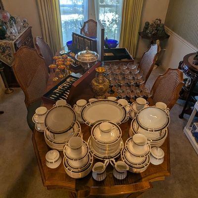 Sale Photo Thumbnail #9: Dining Table with Six Chairs and Two Leaves
