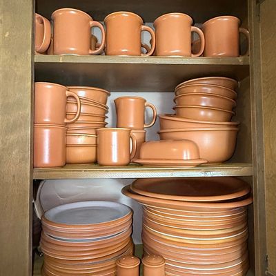 Sale Photo Thumbnail #162: Crown Corning Sonora Stoneware Dinnerware Set