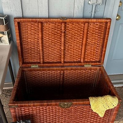 Sale Photo Thumbnail #557: Vintage Chinoiserie Wicker and Brass Storage Trunk