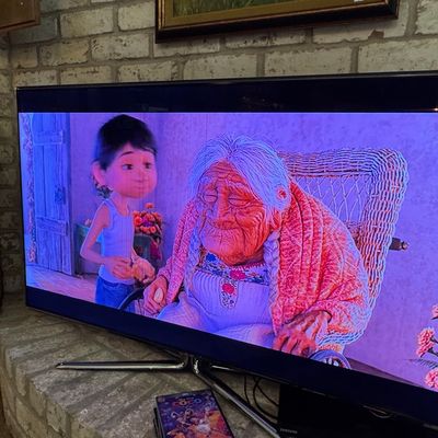 Sale Photo Thumbnail #108: Samsung LED Smart TV