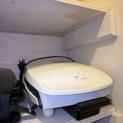 Sale Photo Thumbnail #1074: George Foreman Lean Mean Fat-Reducing Grilling Machine
