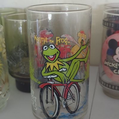 Sale Photo Thumbnail #1230: Vintage 1981 McDonald's 'The Great Muppet Caper' Kermit the Frog Glass