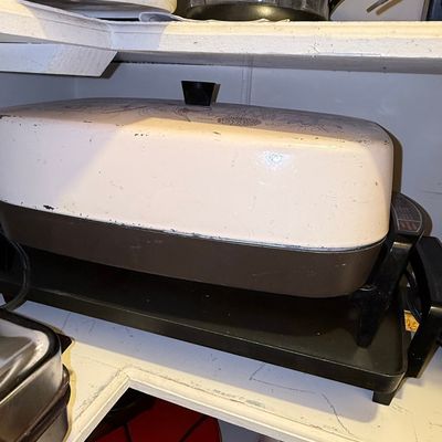 Sale Photo Thumbnail #732: Vintage Sunbeam Electric Skillet with Lid