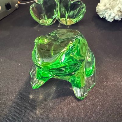 Sale Photo Thumbnail #539: Baccarat France Green Crystal Frog Figurine