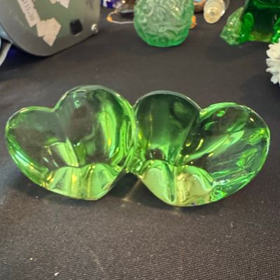 Sale Photo Thumbnail #434: Cristallerie de Lorraine C. Nicolas Art Glass Heart Dish
