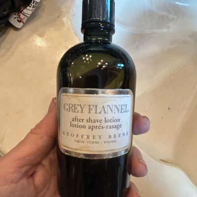 Sale Photo Thumbnail #1077: Geoffrey Beene Grey Flannel After Shave Lotion