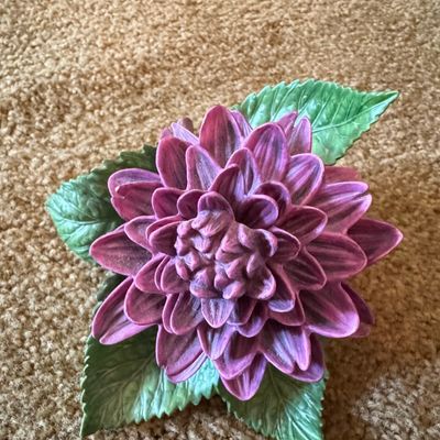 Sale Photo Thumbnail #689: Lenox Garden Flowers Collection Dahlia Figurine